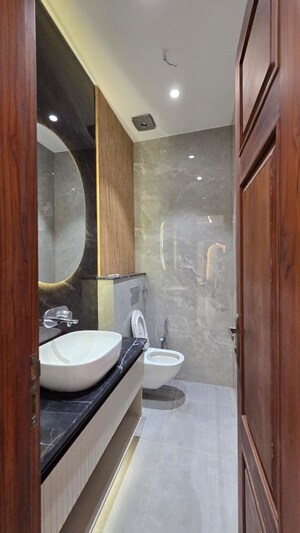 Bathroom in 6 BHK Villa at Aerocity – for Rent