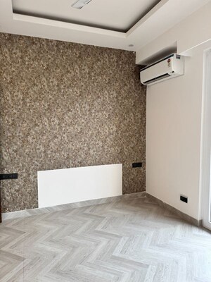 Room in 3 BHK Apartment at Anant Raj Estate Plots, Sector 63a – for Rent