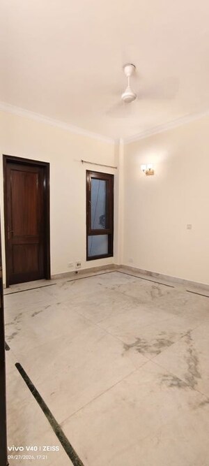 Room in 4 BHK Builder Floor at Greater Kailash I – for Rent