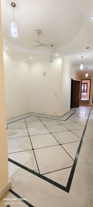 Room in 4 BHK Builder Floor at Greater Kailash I – for Rent