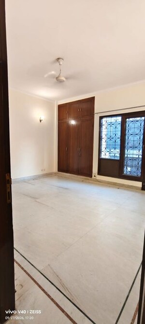 Room in 4 BHK Builder Floor at Greater Kailash I – for Rent