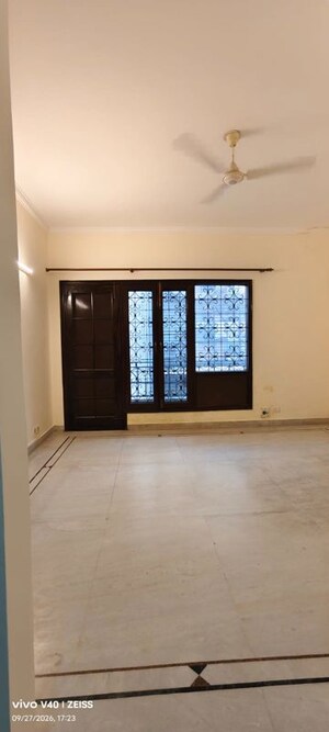 Room in 4 BHK Builder Floor at Greater Kailash I – for Rent