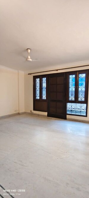 Room in 4 BHK Builder Floor at Greater Kailash I – for Rent