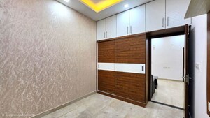 Room in 3 BHK Apartment at Pir Machalla – for Sale