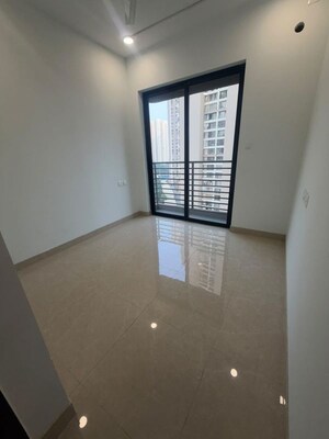 Room in 2 BHK Apartment at Risland The Icon, Dhokali – for Rent