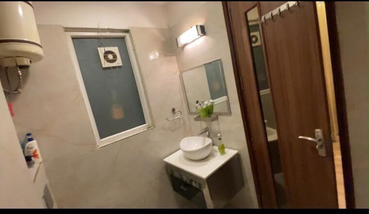 Bathroom, emaar-the-palm-drive-palm-studios 2 Bedroom 1200 Sq.Ft. Apartment In Sector 66 Gurgaon 10770832