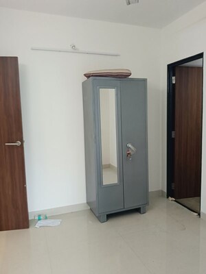 Room in 2 BHK Apartment at Worli – for Rent