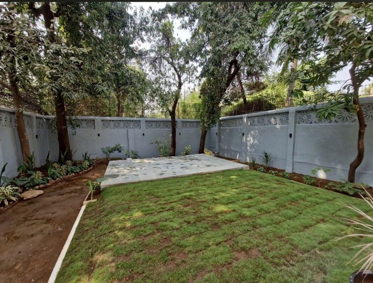 Balcony, lokhandwala complex 5 Bedroom 6000 Sq.Ft. Villa In Lokhandwala Complex Mumbai 10770876
