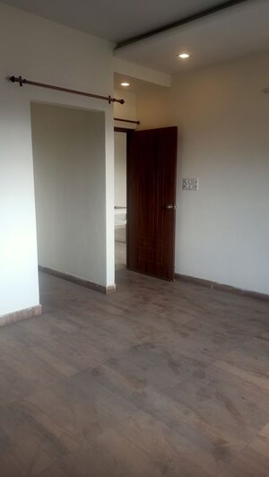 Room in 3 BHK Apartment at Capital Royal Casa, Gms Road – for Rent