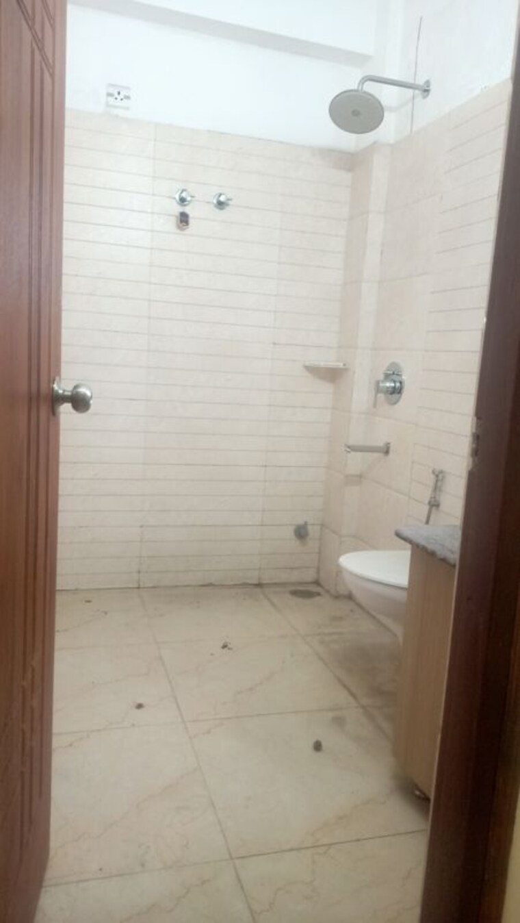 Bathroom, capital-royal-casa 3 Bedroom 1800 Sq.Ft. Apartment In Gms Road Dehradun 10770865