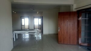 Room in 3 BHK Apartment at Capital Royal Casa, Gms Road – for Rent