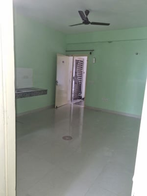Room in 2 BHK Apartment at GLS Crown Avenue, Sector 92 – for Rent