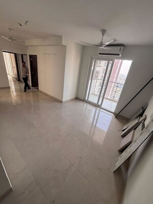 Room in 3 BHK Apartment at Hero Homes Gurgaon, Sector 104 – for Rent
