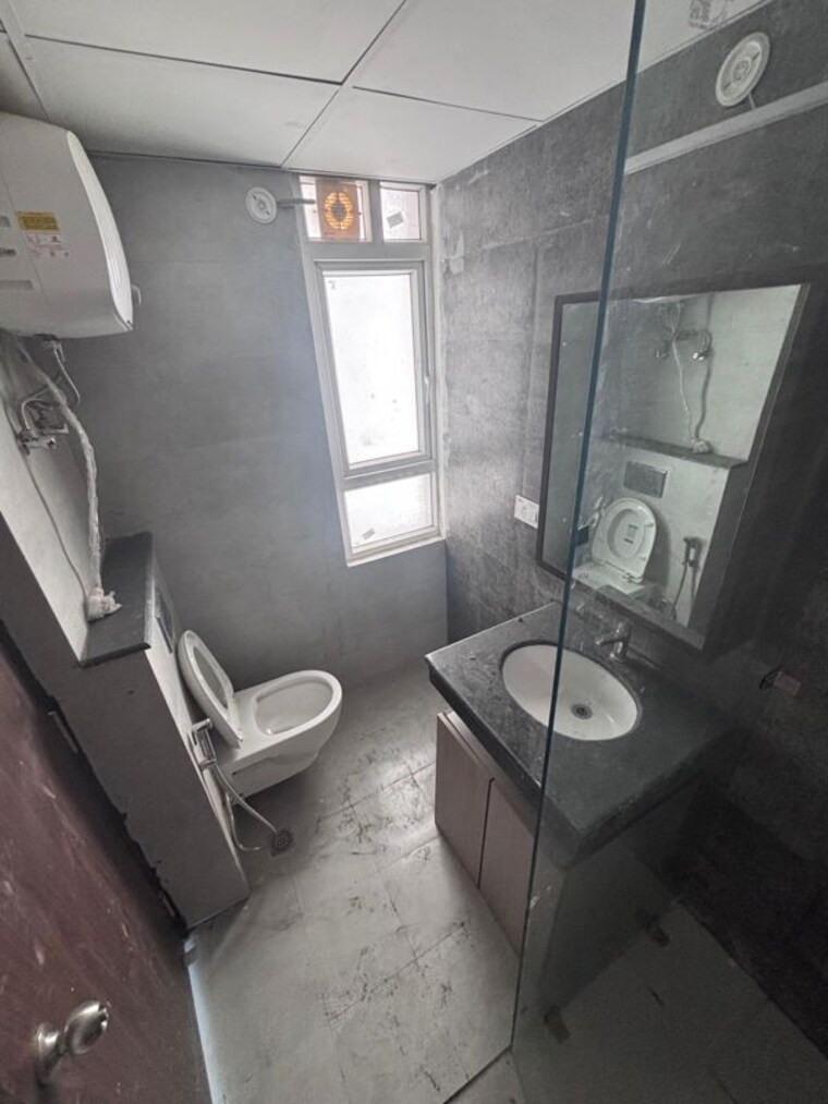 Bathroom, hero-homes-gurgaon 3 Bedroom 1689 Sq.Ft. Apartment In Sector 104 Gurgaon 10770871
