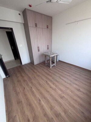 Room in 3 BHK Apartment at Hero Homes Gurgaon, Sector 104 – for Rent
