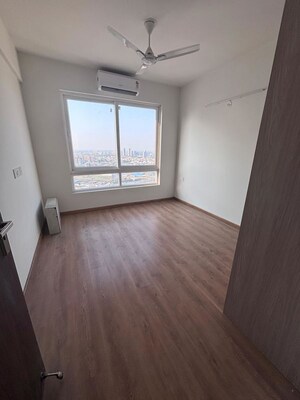 Room in 3 BHK Apartment at Hero Homes Gurgaon, Sector 104 – for Rent