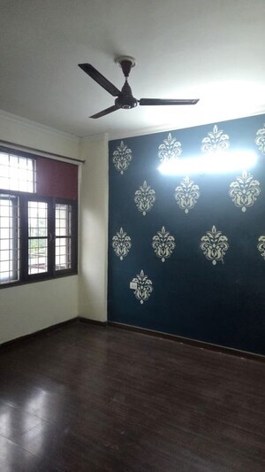 Room in 3 BHK Apartment at Resizone Residency, Sewla Kalan – for Rent