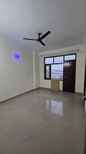 Room in 3 BHK Apartment at Resizone Residency, Sewla Kalan – for Rent