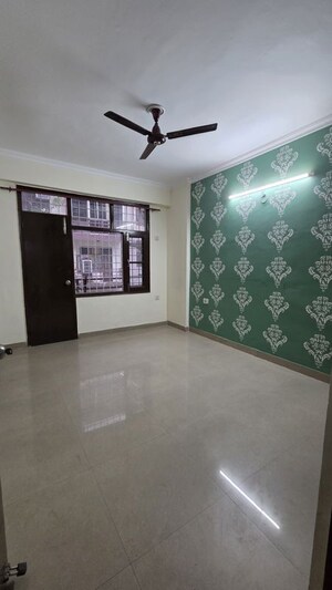 Room in 3 BHK Apartment at Resizone Residency, Sewla Kalan – for Rent