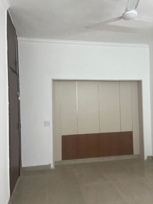 2 BHK Builder Floor For Rent in Dayanand Colony