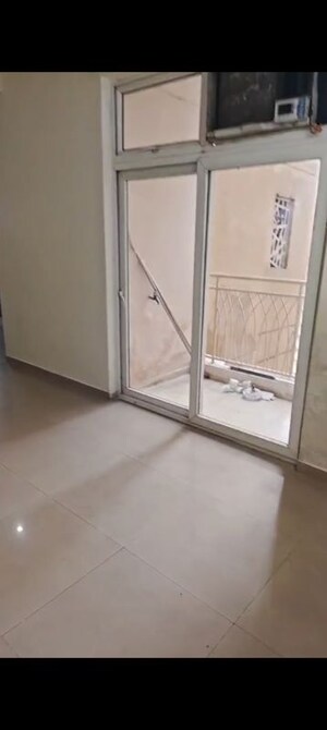 Room in 3 BHK Apartment at Mahagun My Woods, Sector 16c Greater Noida – for Rent