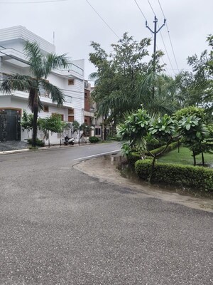 Parking in  Plot at ASJ Paras Enclave, Sujroo – for Sale