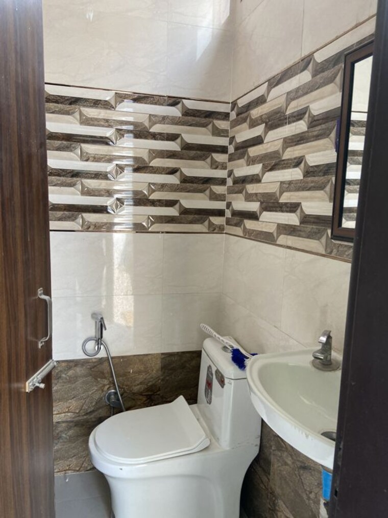 Washroom, dharam colony 2 Bedroom 850 Sq.Ft. Builder Floor In Dharam Colony Gurgaon 10770949
