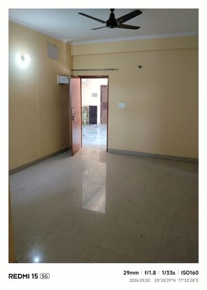 Room in 2 BHK Builder Floor at Omicron Iii Greater Noida – for Sale