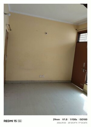 Room in 2 BHK Builder Floor at Omicron Iii Greater Noida – for Sale