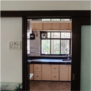 Room in 3 BHK Apartment at Jeevan Anand, Andheri West – for Rent