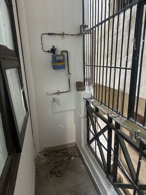 Balcony in 2 BHK Builder Floor at Jawahar Park – for Rent