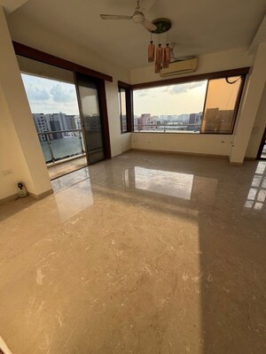 Room in 4 BHK Apartment at Bholenath Lotus Apartments , Chembur – for Sale