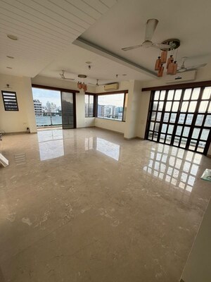 Room in 4 BHK Apartment at Bholenath Lotus Apartments , Chembur – for Sale