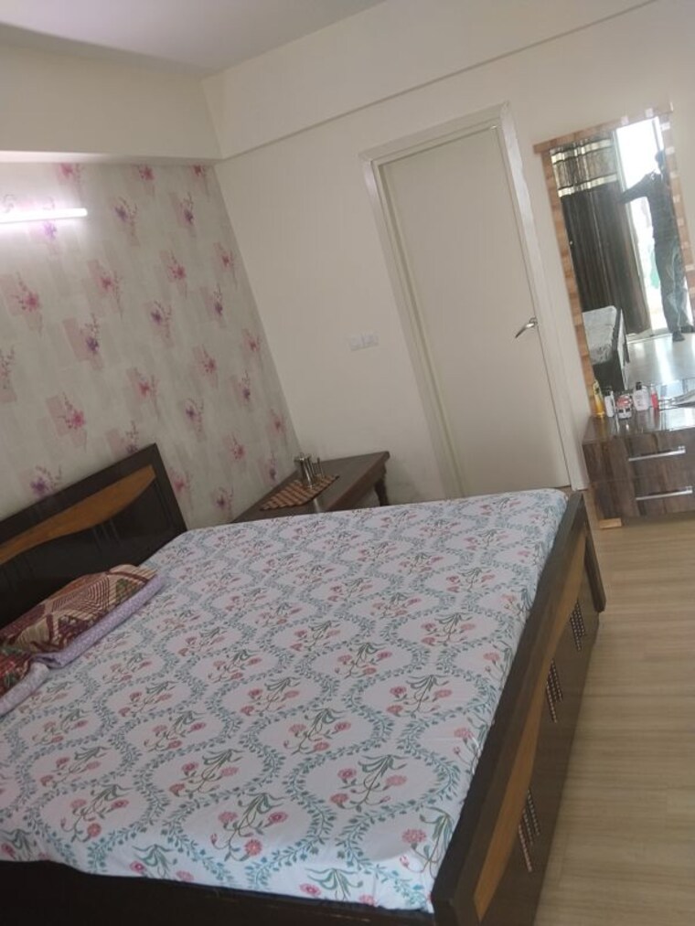Bedroom, dlf-regal-gardens 3 Bedroom 1818 Sq.Ft. Apartment In Sector 90 Gurgaon 10771042