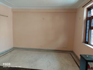 Room in 3 BHK Builder Floor at Palam Vihar Residents Association, Palam Vihar – for Rent