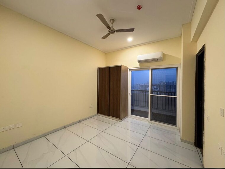 Room, dasnac-burj 4 Bedroom 3300 Sq.Ft. Apartment In Sector 75 Noida 10771055