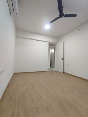 Room in 3 BHK Apartment at Runwal Bliss, Kanjurmarg East – for Rent