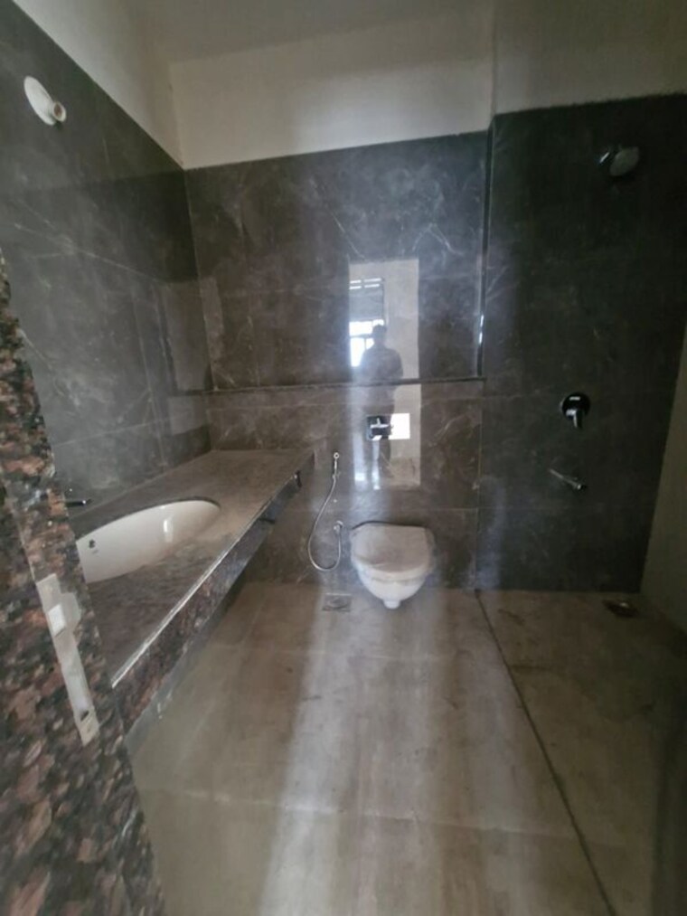 Bathroom, sheth-72-west 2 Bedroom 792 Sq.Ft. Apartment In Andheri West Mumbai 10771064