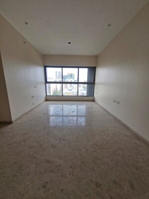 Room in 2 BHK Apartment at Sheth 72 West, Andheri West – for Rent