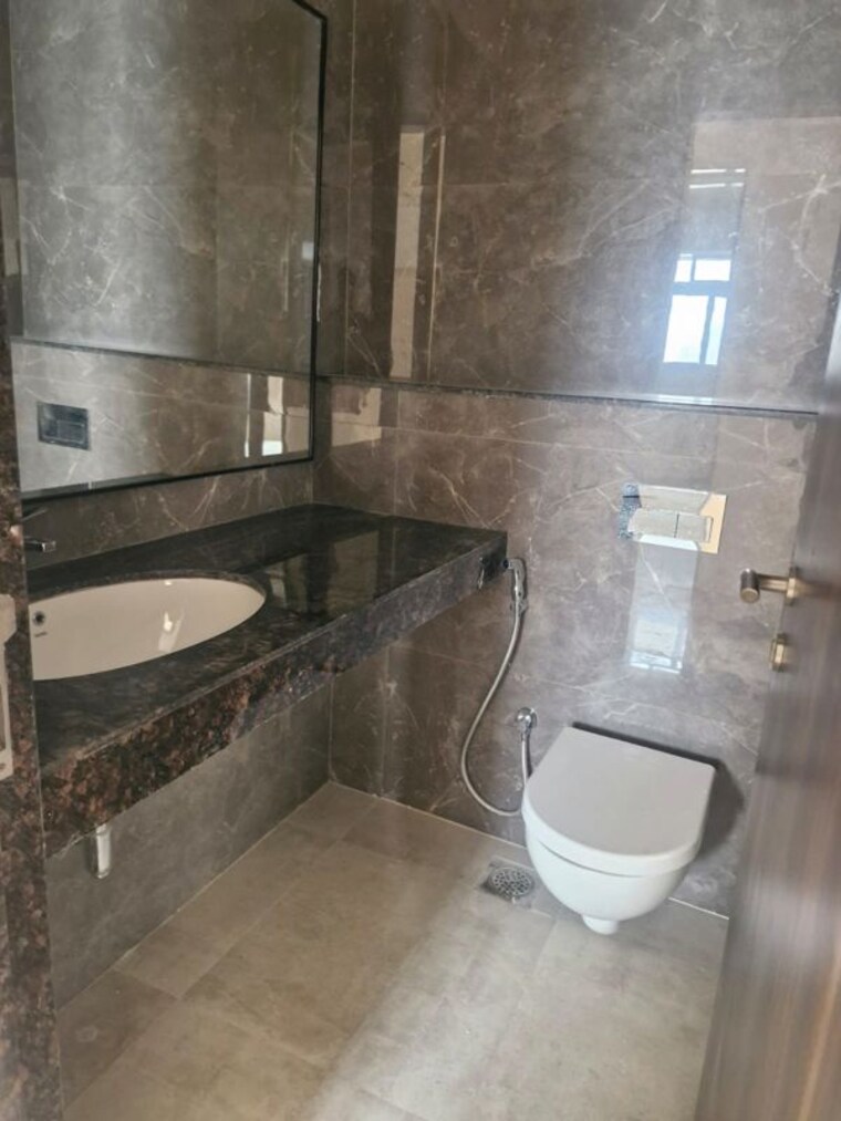 Bathroom, sheth-72-west 2 Bedroom 792 Sq.Ft. Apartment In Andheri West Mumbai 10771064