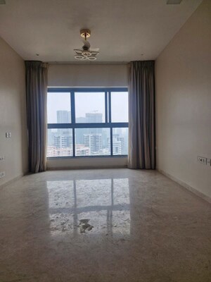Room in 2 BHK Apartment at Sheth 72 West, Andheri West – for Rent