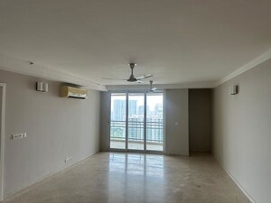 Room in 4 BHK Apartment at DLF The Belaire, Sector 54 – for Rent