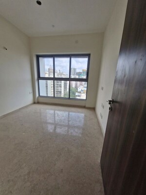 Room in 3 BHK Apartment at Sheth 72 West, Andheri West – for Rent