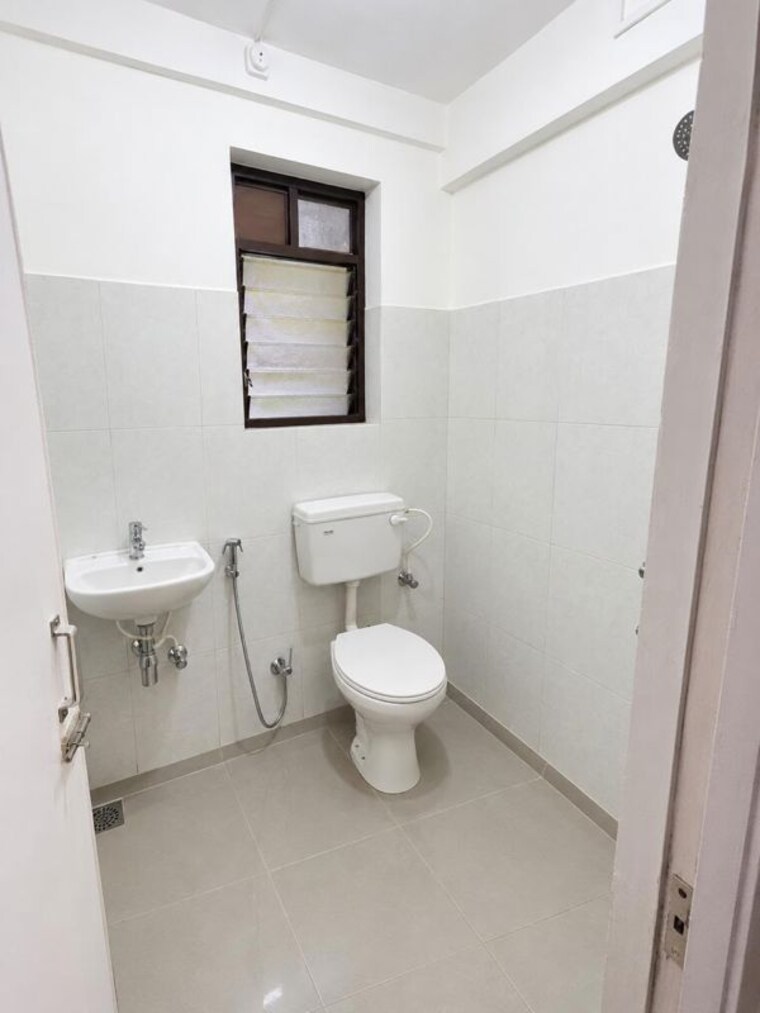 Bathroom, raymond-aashiyana 1 Bedroom 322 Sq.Ft. Apartment In Vartak Nagar Thane 10771098