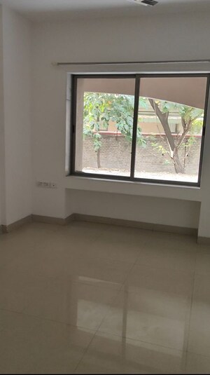 Room in 3 BHK Apartment at Fortileza Apartment, Kalyani Nagar – for Rent
