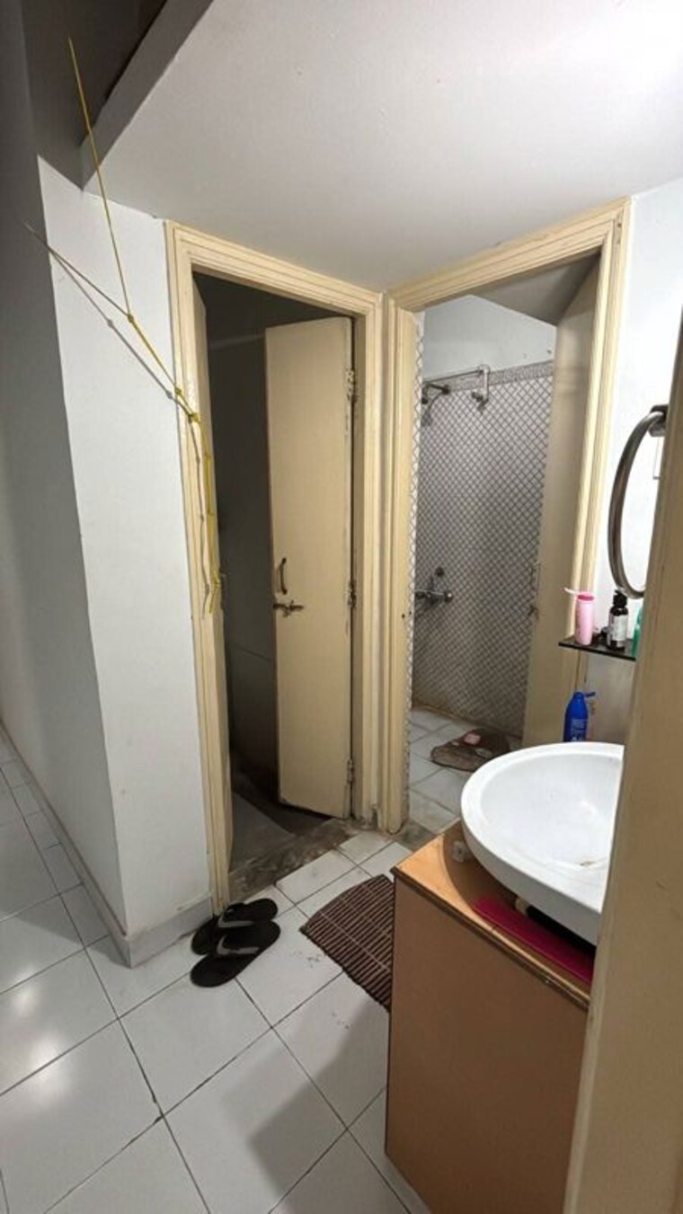 Bathroom, kumar-samruddhi-society 1 Bedroom 650 Sq.Ft. Apartment In Vishrantwadi Pune 10771127