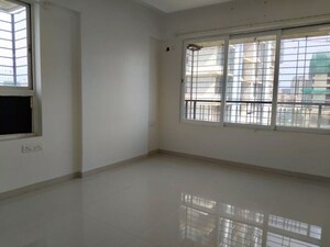 Room in 2.5 BHK Apartment at DLH Orchid, Andheri West – for Rent