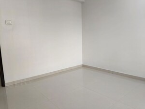 Room in 2.5 BHK Apartment at DLH Orchid, Andheri West – for Rent