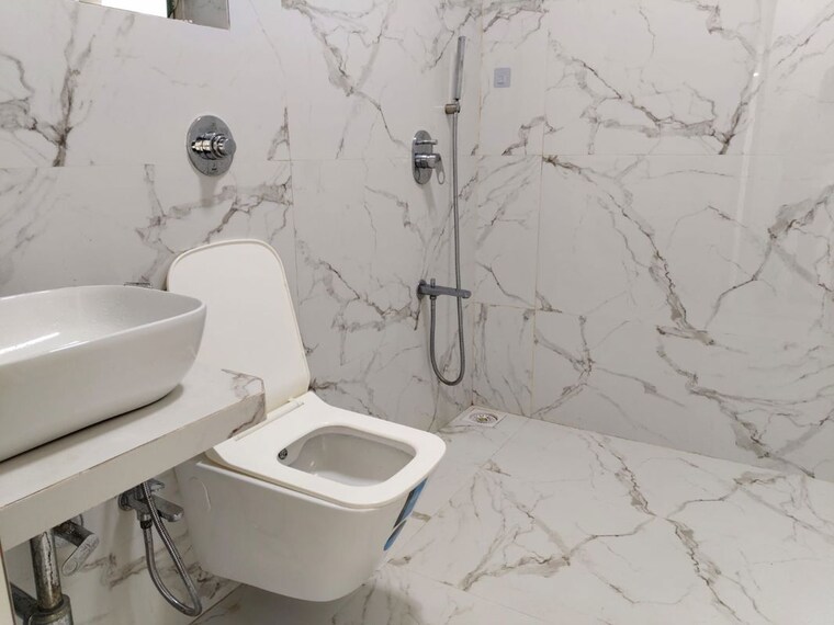 Bathroom, dlh-orchid 2.5 Bedroom 1000 Sq.Ft. Apartment In Andheri West Mumbai 10771107