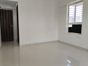 Room in 2.5 BHK Apartment at DLH Orchid, Andheri West – for Rent